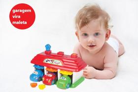 3 Carrinhos de Brinquedo Coloridos e Garagem Maleta Alça