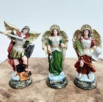 3 Imagens de Arcanjos São Miguel, São Rafael e São Gabriel em Resina - Modelo 2 - 15 cm - Lojinha Uai