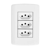 3 Tomadas 2P+T 10A 250V com Placa 4x2 Pluzi Pluzie 3 Tomadas 2P+T 10A 250V com Placa 4x2 Pluzi Pluzie