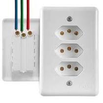 3 tomadas fixa emb bip 10a - 250v c/pl 4x2 - stylus ilumi sistema monobloco