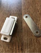 30 Fechos Magnético Porta De Moveis Cor Branco soprano