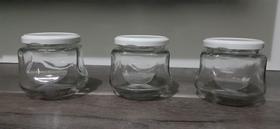 30 Potes de vidro para geléia 300ml c/ tampa de metal Branca 30 Potes de vidro para geléia 300ml c/ tampa de metal Branca