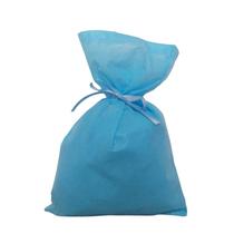 30 Saquinhos Sacolinhas 15x23 Tnt Azul Claro Com Fita Azul Claro