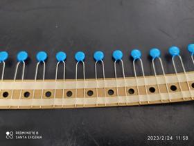 30x Capacitor Ceramico 1,5nf/2kv = 1k5/2kv 20% Y5u Epox Avx