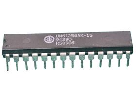 3x Circuito Integrado Um61256ak-15 Um61256 Umc