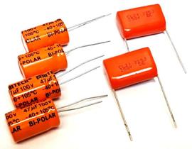 4 Capacitores Bipolar 47x100 e 2 Capacitores Poliester 2m2x250v Capacitores resistentes longa vida util