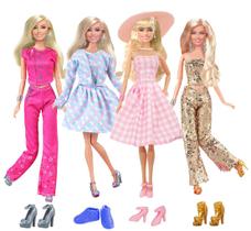 4 Conjuntos Roupas Barbie O Filme + 4 sapatos + acessórios