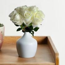 4 Hastes Artificiais de Rosa Realista com Folhas Verdes e Espinhos, Perfeita para Decoração e Arranjos - DE2423