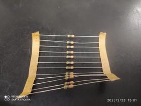 400x Resistor 560r 1/4w 5% 400x Resistor 560r 1/4w 5%