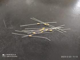 40x Resistor 330r 1/8w 5%