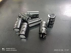 4x Capacitor Eletrolitico 680uf/50v 105 12,5x25mm Pre