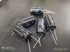 4x Capacitor Eletrolitico 68uf/400v 85 18x31,5mm Epcos