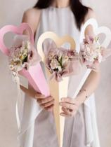 5 Porta Buque Rosas Flores coração de papel Branco 46 cm - Copos Bolha
