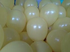 50 Balões de latex 9 polegadas liso Amarelo Citrino para fins de personalização ou orname- São Roque