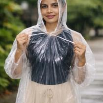 50 Capas de Chuva c/ Cordinha Descartável Transparente 50 Capas de Chuva c/ Cordinha Descartável Transparente