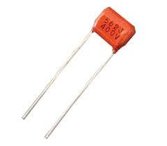 50 pçs - capacitor poliester 5k6 x 400v 5k6x400v = 562j 400v