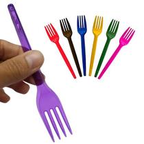 50 Un Garfo de Sobremesa Colorido Tropical