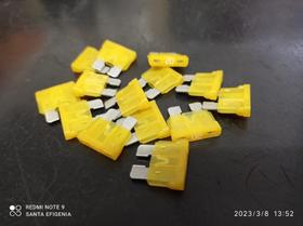 500x Fusivel Automotivo Lamina 20amp 18mm 500x Fusivel Automotivo Lamina 20amp 18mm