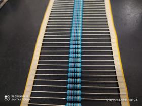 50x Resistor 8k2 2w 5%