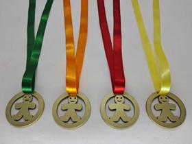 52 Lembrancinhas Dia Das Crianças Medalha Em MDF Dourada Criança Feliz