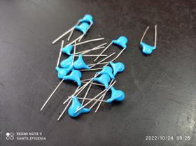 5x Capacitor Ceramico 240pf/4kv Y5p 10mm Epox