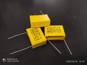 5x Capacitor Poliester 820nf/275v = 820k/275v X2 Supressor