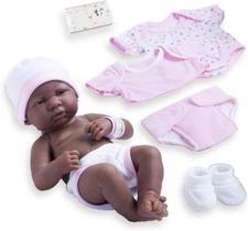 8 peças Layette Baby Doll Gift Set JC Brinquedos - La Newborn Nursery 14" Life-Like African American Newborn Doll c/ Acessórios rosa Idades 2+