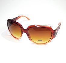 A armação em acetato varias cores perfeita para mulheres que buscam um acessório versátil e cheio de estilo para diversas ocasiões.