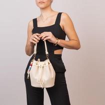 A Bolsa Feminina Rafitthy Média Saco em Tressê