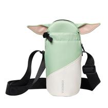 A bolsa tiracolo Corkcicle serve para copos de 470 ml a 1,2 l A bolsa tiracolo Corkcicle serve para copos de 470 ml a 1,2 l