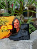 A Bota Feminina Mississipi Cano Curto Tratorada MC821