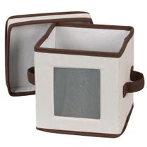 A caixa de armazenamento de pires Household Essentials contém 12 pires A caixa de armazenamento de pires Household Essentials contém 12 pires