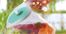 A Jarra Ilúmina Translúcida Tampa Verde 2 litros Tupperware