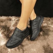 A praticidade do Tênis Feminino Cano Baixo com tiras autocolantes Seu Novo Favorito de Moda Preto