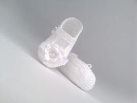 A20 Sapatinho de croche para bebe feminino branco para batizado perola lacinho flor menina - MM Sapatinhos