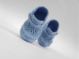 A444 Sapatinho de croche para bebe masculino azul bebe com correia de fechar - MM Sapatinhos