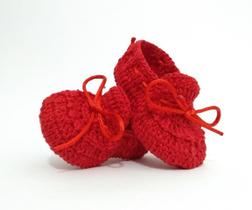 A95 Sapatinho tenis de croche para bebe masculino vermelho com cadarco menino