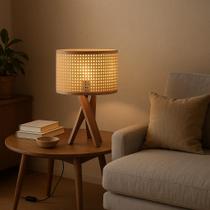 Abajur De Mesa Design Rústico Palha Indiana Base Em Madeira