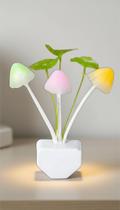 Abajur LED Cogumelo Bivolt Tomada Decorativo