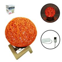 abajur / luminaria de led cupula bola de barbante e base plastico + cabo usb 1,2m 19x15cm de ø - INT