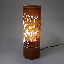 Abajur Luminária de mesa Mensagens "Aqui mora uma família feliz" Abajur Luminária de mesa Mensagens "Aqui mora uma família feliz"