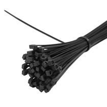 Abraçadeira de Nylon Braçadeiras Fixar Organizar Fios Cabos Tubos Objetos Embalagens 40cm x 4,8mm com 50 Unidades Preta Abraçadeira de Nylon Braçadeiras Fixar Organizar Fios Cabos Tubos Objetos Embalagens 40cm x 4,8mm com 50 Unidades Preta
