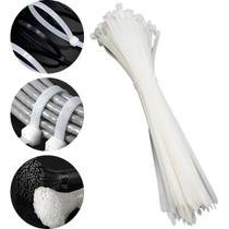 Abraçadeiras de Nylon 30cm 100 Unidades Branca Presilhas Plásticas para Cabos, Canos e Fios Abraçadeiras de Nylon 30cm 100 Unidades Branca Presilhas Plásticas para Cabos, Canos e Fios