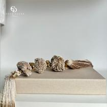 Acessório Decorativo Colar de Mesa Com Três Pedras Rosa do Deserto E Fios De Seda