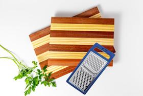 Acessórios Cozinha 2 Tabuas Corte 35/30cm + Ralador Fatiador