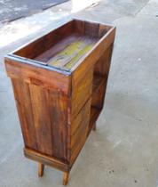 Adega Rústica em Madeira Maciça Pinus 70x70x30 cm Adega Rústica em Madeira Maciça Pinus 70x70x30 cm