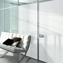 Adesivo Blackout Branco Verso Preto Rolo Lavável Impede Luz Solar de Janela e Porta Película Lavável