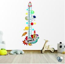 Adesivo de Parede Infantil Régua Astronauta Galaxia - Colakoala