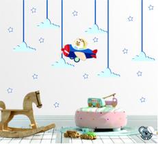 Adesivo de Parede Infantil Urso Aviador Nuvens com estrelas