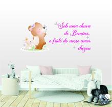 Adesivo de Parede Ursinha e Frase Sob uma chuva de Benção